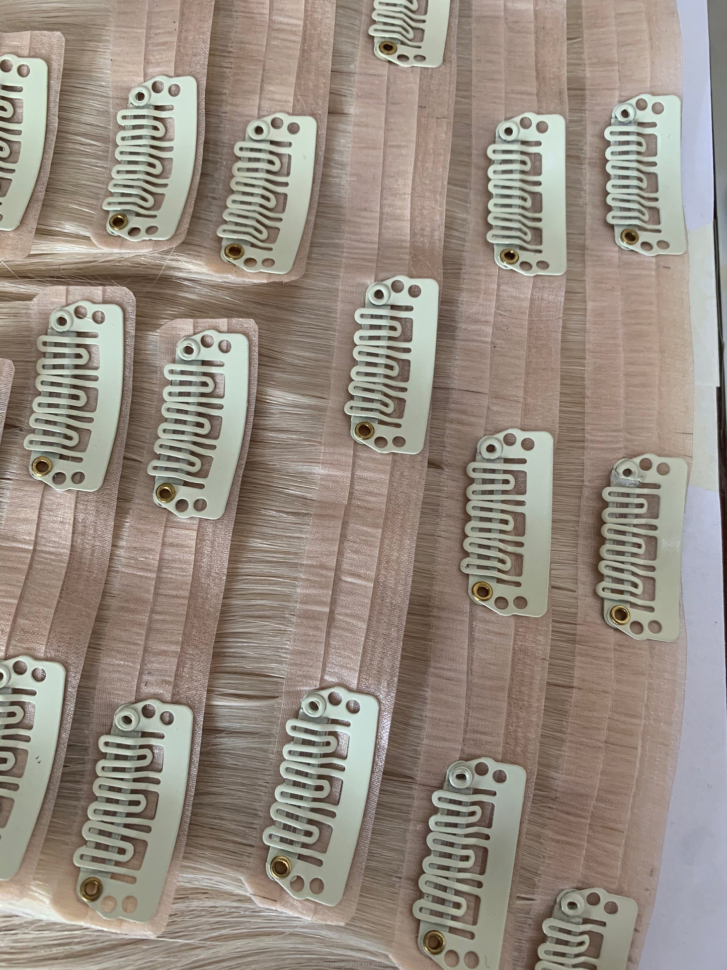 Invisible & Comfortable Clip-in Hair Extensions